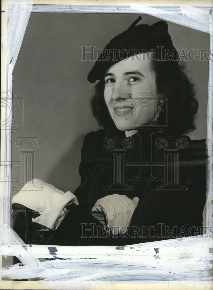 1941 Press Photo Eleanor Hamilton as maid of honor at Hamilton-Buchanan wedding- Historic Images