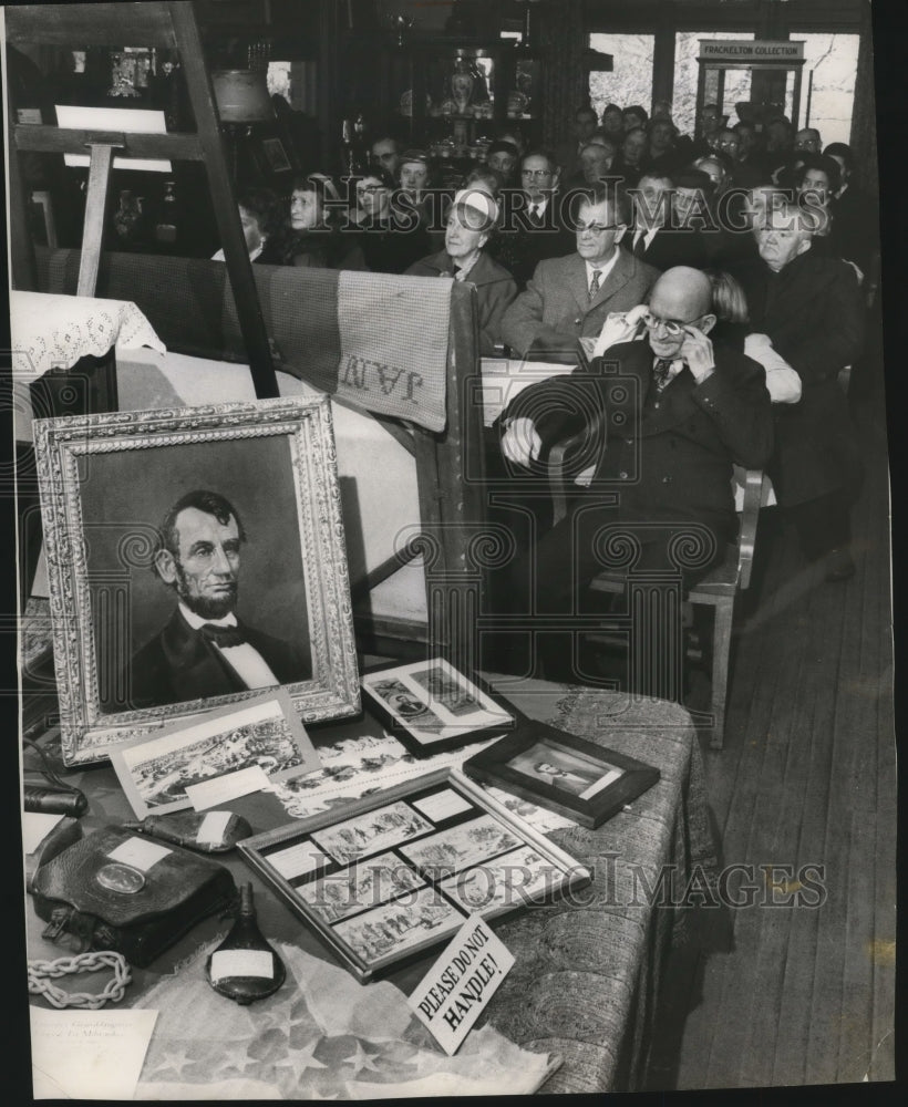 1960 Press Photo Abraham Lincoln era events in Milwaukee given by T. Mueller- Historic Images