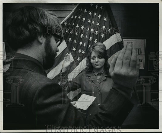 1971 Press Photo Miss Christine Lee Clapsaddle and Harry Olmstead - mja18845