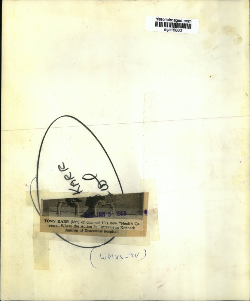 1969 Press Photo Tony Karr interviews Kenneth Jamron - mja18880