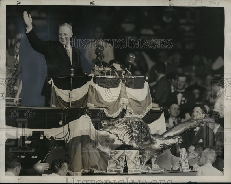 Load image into Gallery viewer, 1944 Press Photo The keynote, Gov. Warren, is shown on the platform - mja18961
