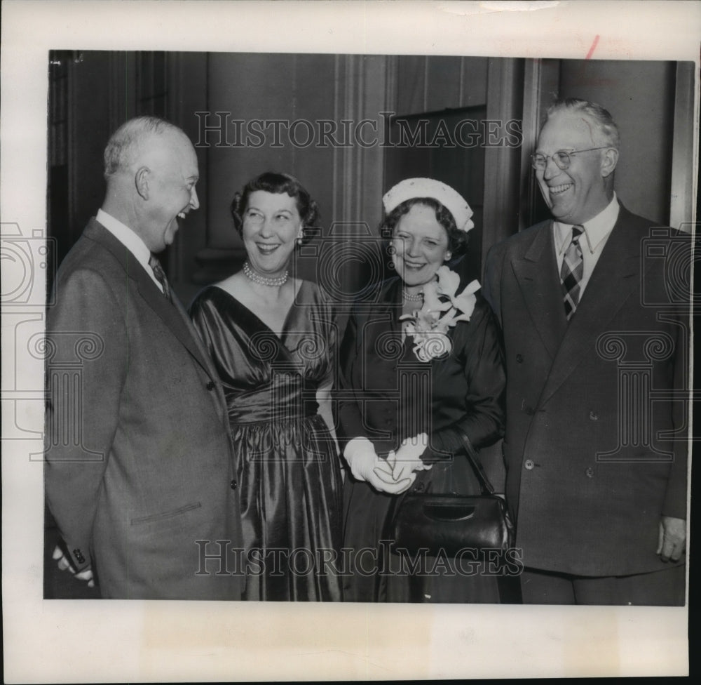 1953 Press Photo President &amp; Mrs Eisenhower w/  Gov. Earl Warren - Historic Images