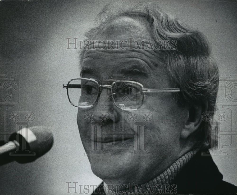 1978 Press Photo Father John Walsh - mja19031