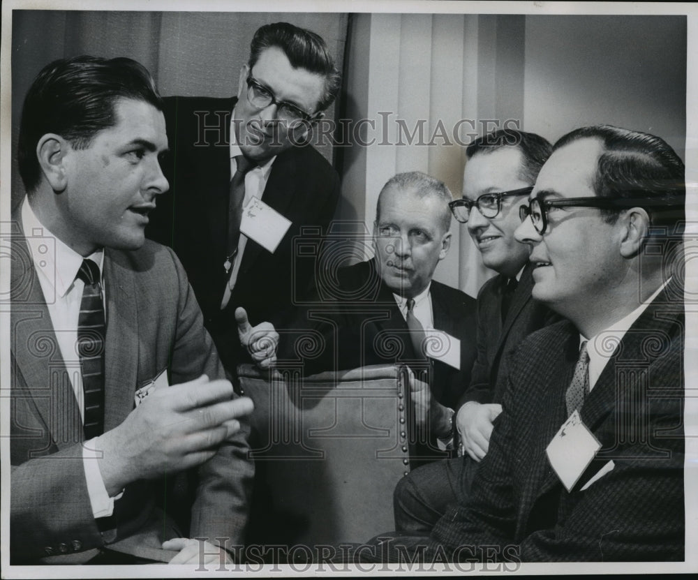 1961 Press Photo Bruce Wallace, officer of Wisconsin Broadcasters association- Historic Images