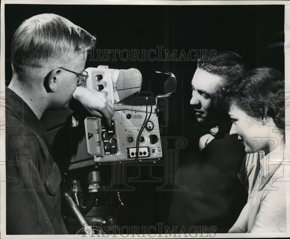 1953 Press Photo Lawrence Anderson, Chief TV technician- WHA-TV - mja19041- Historic Images