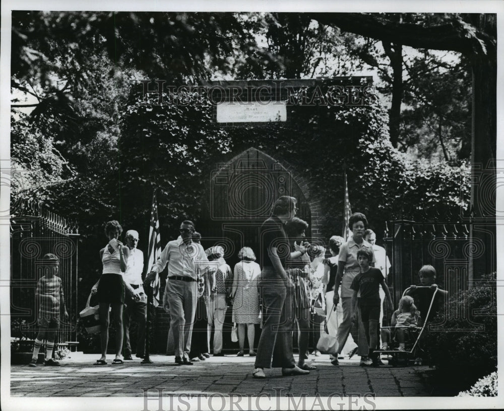 1975 Press Photo George Washington&#39;s Tomb in Mount Vernon - Historic Images