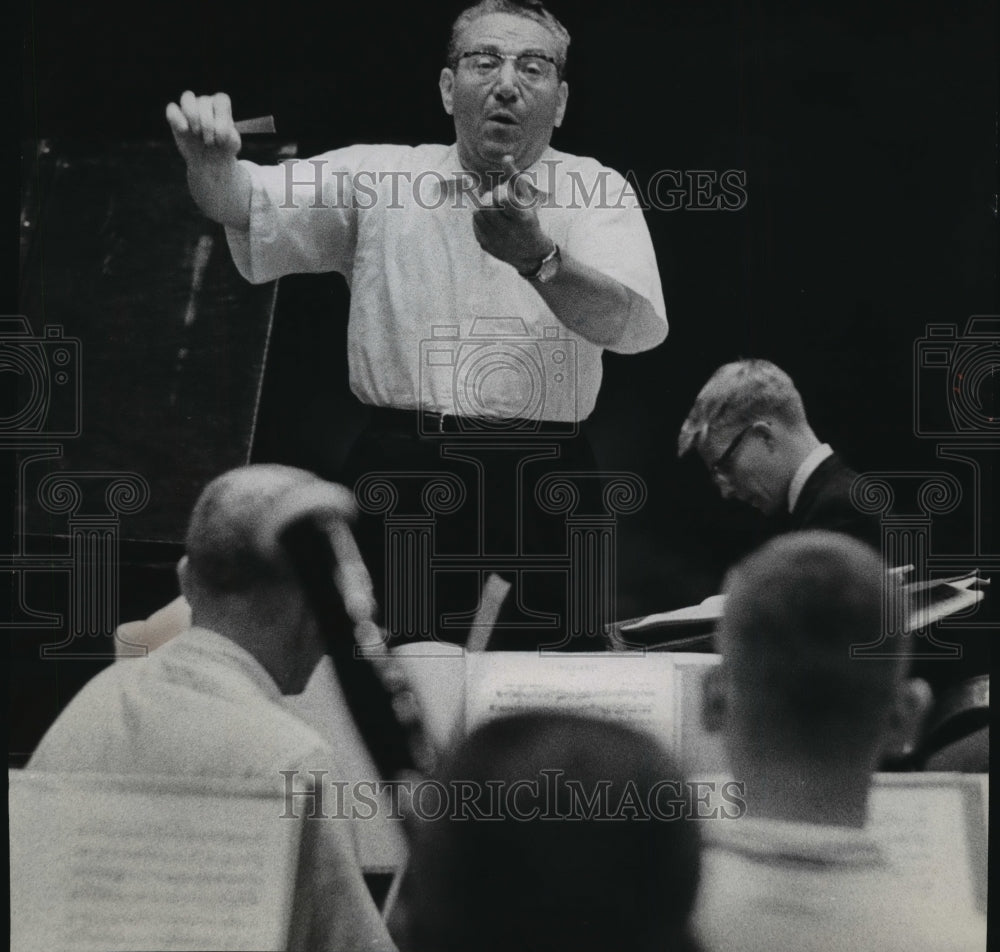 1968 Press Photo Pianist Ralph Votapek &amp; Conductor Alfredo Antonini in rehearsal- Historic Images