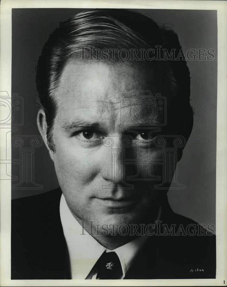 1974 Press Photo Baritone William Walker - Historic Images