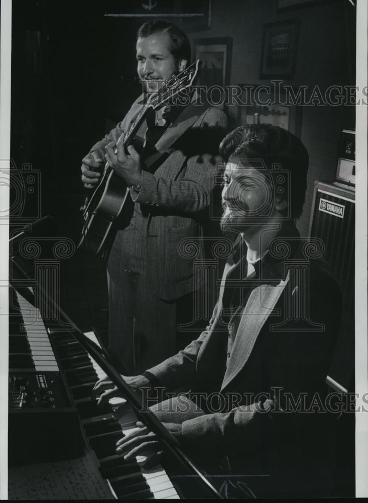 1977 Press Photo Terry Smith &amp; Carl Bopp of Visions - mja19627- Historic Images