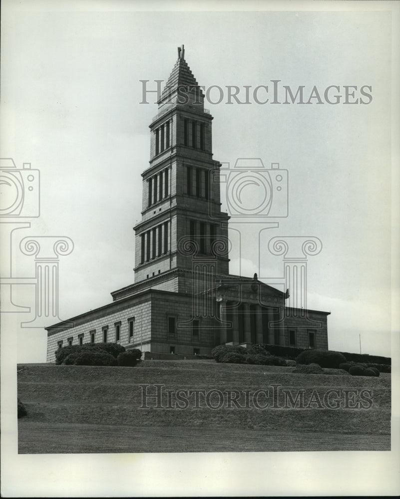 1964 Press Photo The other Washington monument overlooks city of Alexandria, Va.- Historic Images