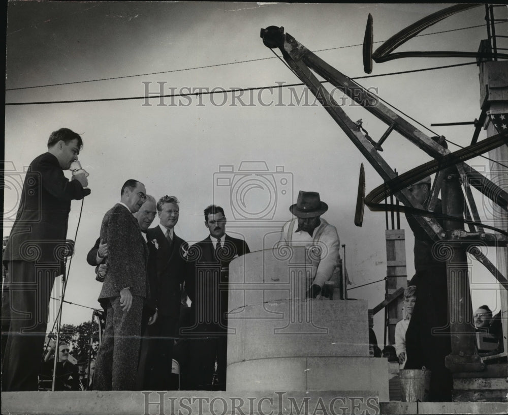 1941 Press Photo WTMJ etc - Radio City - Construction - Historic Images