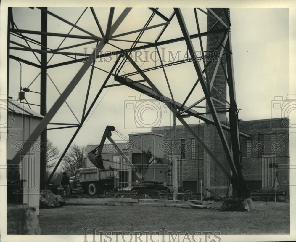 1952 Press Photo Television Transmitter New Tower - mja20022