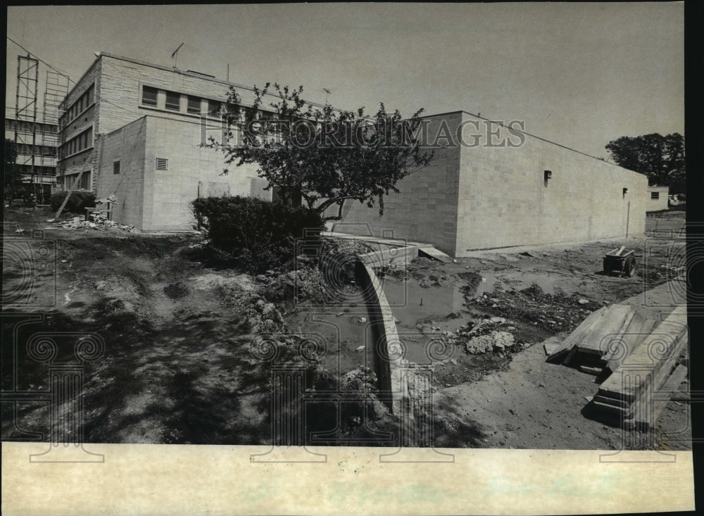 1982 Press Photo Remodelling and Expansion Program at the Waukesha County Jail- Historic Images