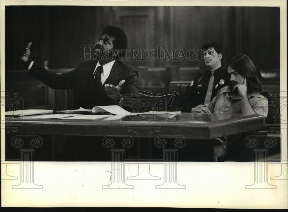 1980 Press Photo Atty. Jimmie Davson with Patrick Arrowod in Racine courtroom