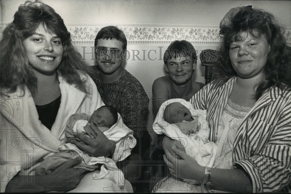 1992 Press Photo Babies Dakota James &amp; Jennifer with their mothers - Historic Images