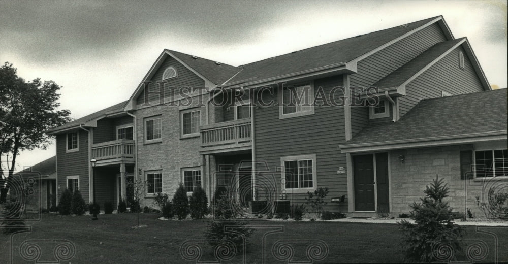 1992 Press Photo Appartment building developed by Dittmar Realty Inc - mja20618- Historic Images