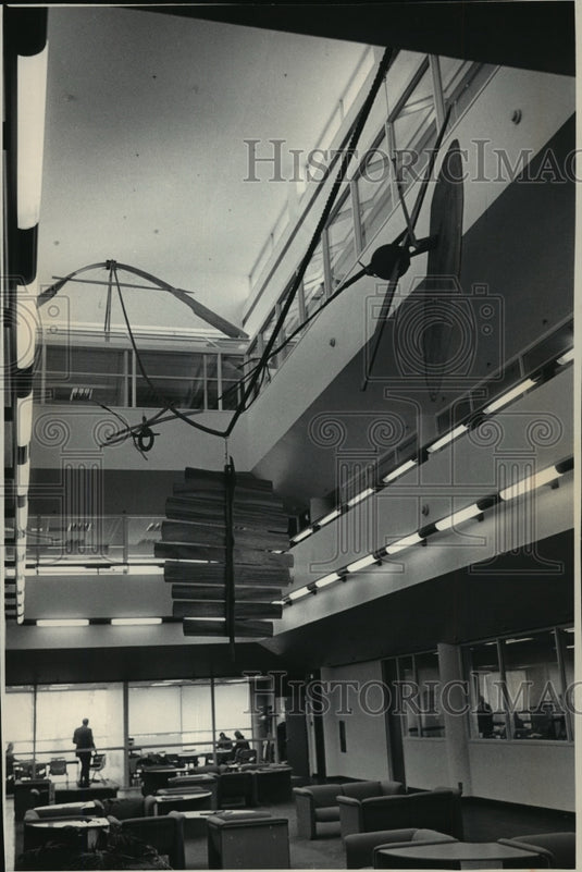 1986 Press Photo Wood Sculpture "Seasons" by Carl Billingsley - mja21057- Historic Images