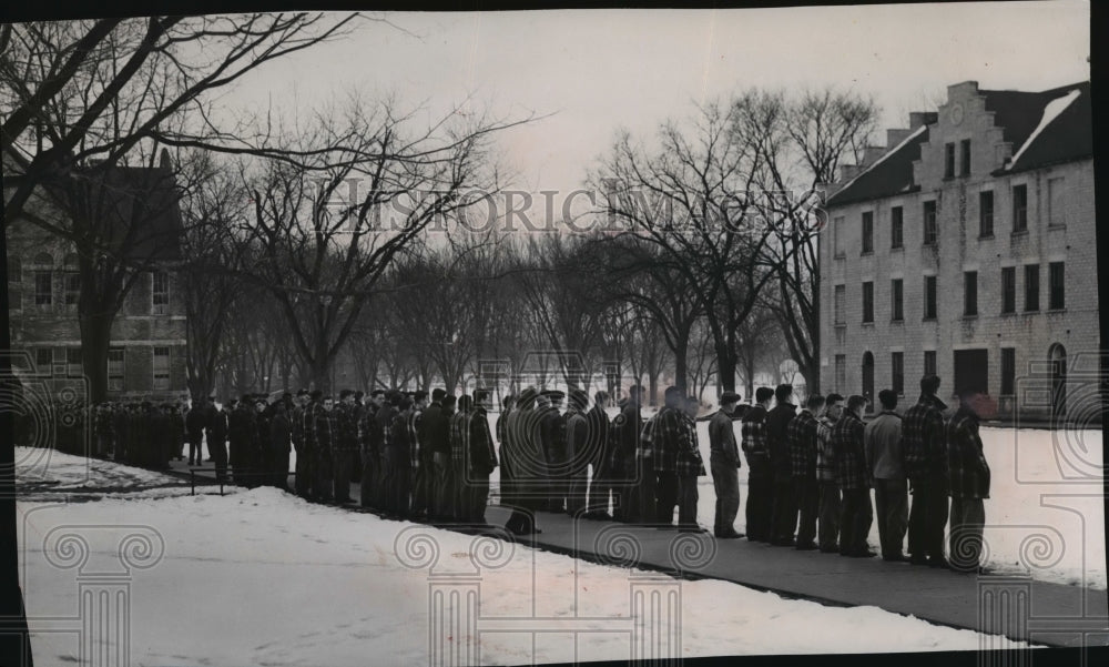 1954 Press Photo Youngsters at state school for boys at Waukesha line up- Historic Images