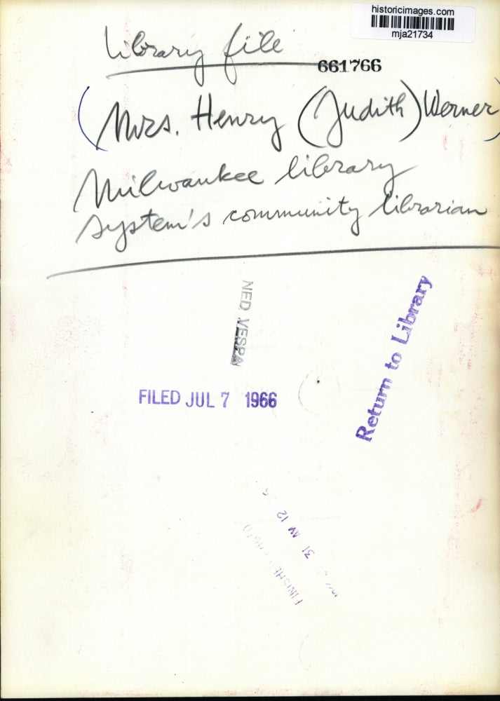 1966 Press Photo Mrs. Henry (Judith) Werner, Milwaukee Library - mja21734