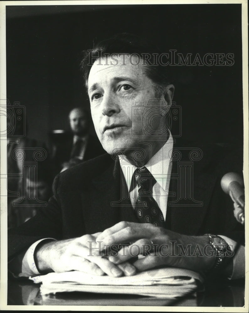 1983 Press Photo Sec. of Defense Caspar Weinberger discusses about Soviet Union- Historic Images