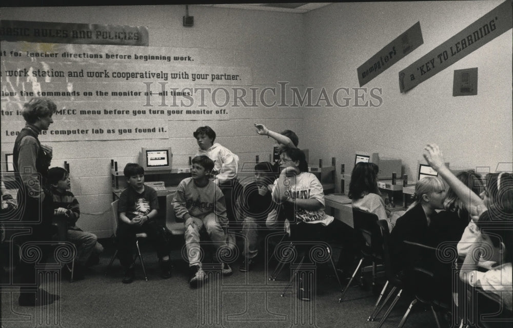 1993 Press Photo Fair Park Elementary School teacher Kathy Multerer - mja22066
