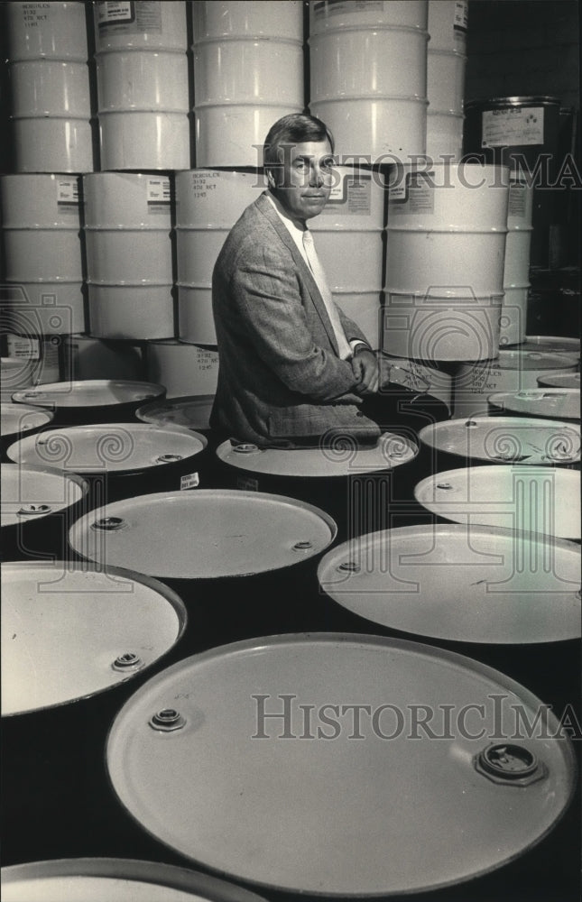 1986 Press Photo Businessman Kenneth Michaels likes West Allis - mja22289