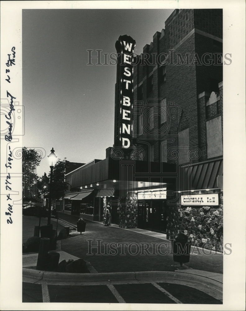 1983 Press Photo West Bend Theatre, 125 N Main, on Sunday - mja22332- Historic Images