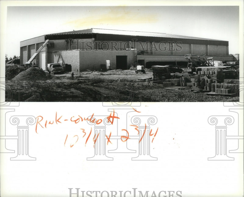 Load image into Gallery viewer, 1993 Press Photo The sparking new $1.2 million Kettle Moraine Ice Center
