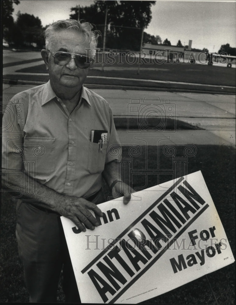 1992 Press Photo Paul Whiteside - mja23047