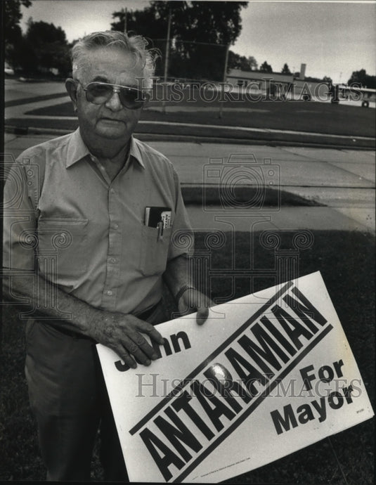 1992 Press Photo Paul Whiteside - mja23047