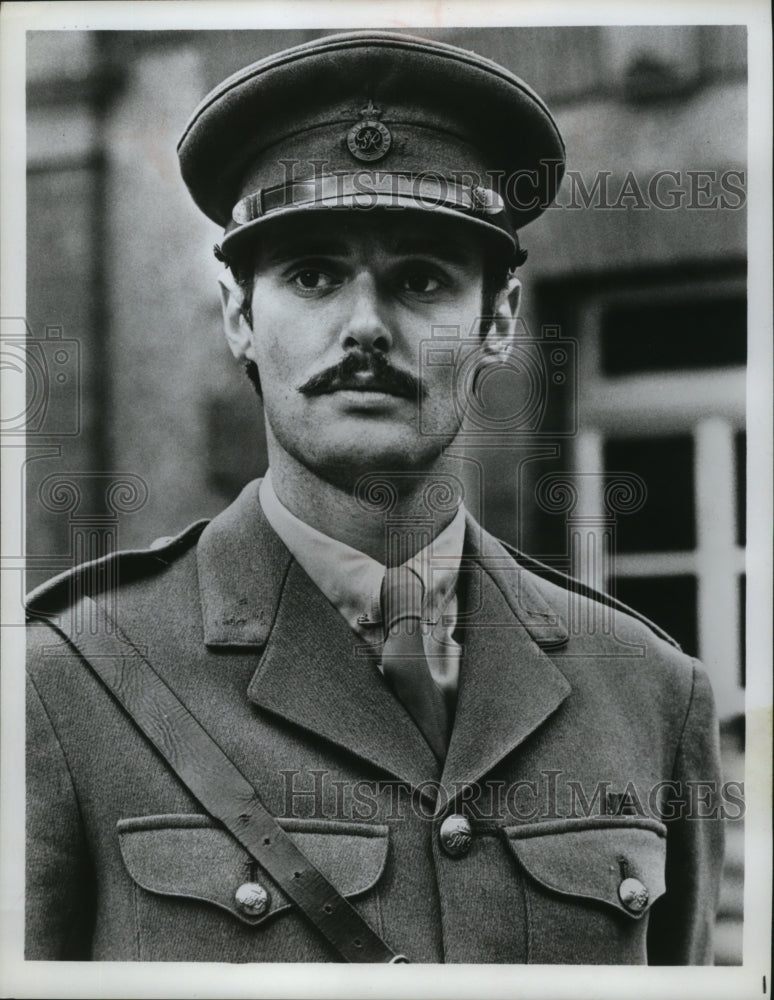 1976 Press Photo Simon Willams, James Bellony of &quot;Upstair, Downstairs&quot;- Historic Images