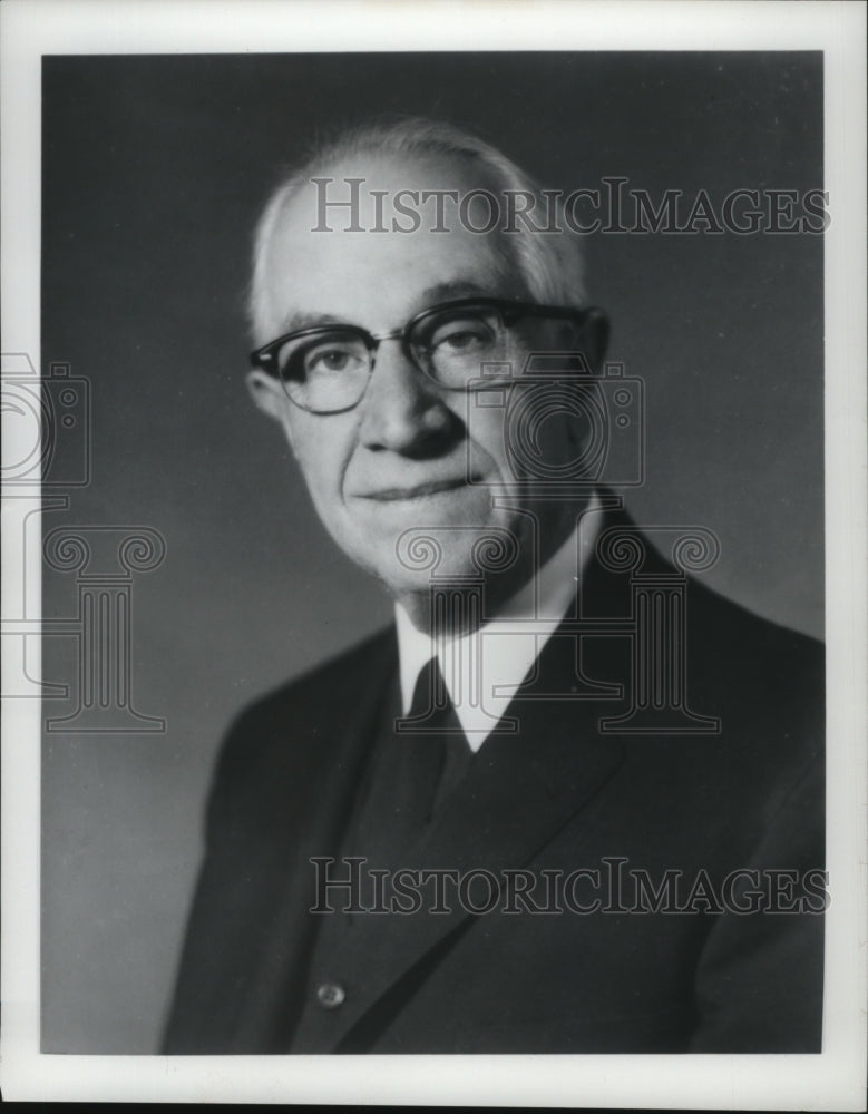 1975 Press Photo Arthur Kent White Clergyman Educator.- Historic Images