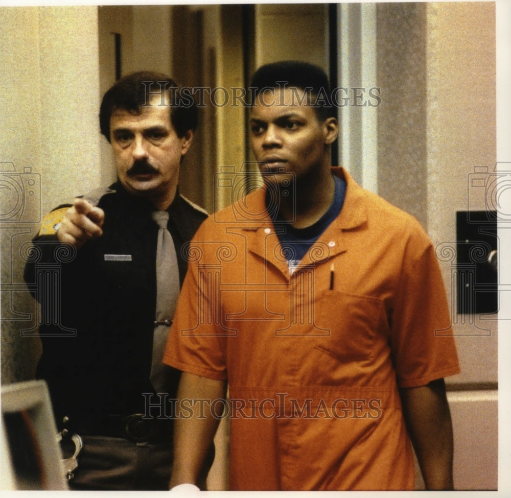 1993 Press Photo Emmett E. White at the Criminal Justice Facility courtroom. - Historic Images