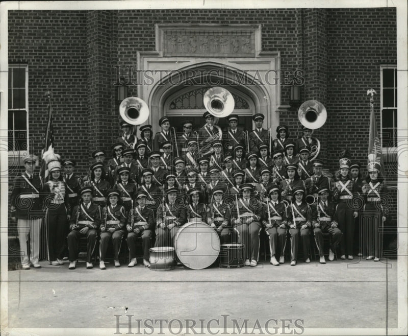 Load image into Gallery viewer, 1942 Press Photo Washington High School Band of New London Wisconsin
