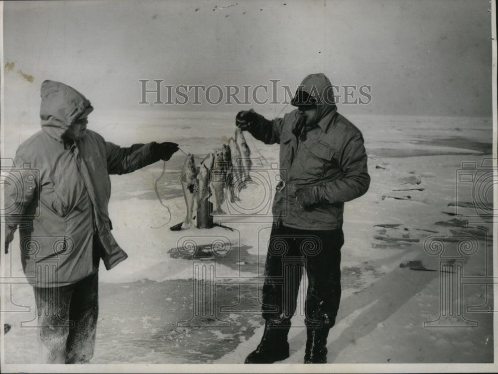 1947 Press Photo Lew Morrison Ice Fishing String of 13 - Historic Images