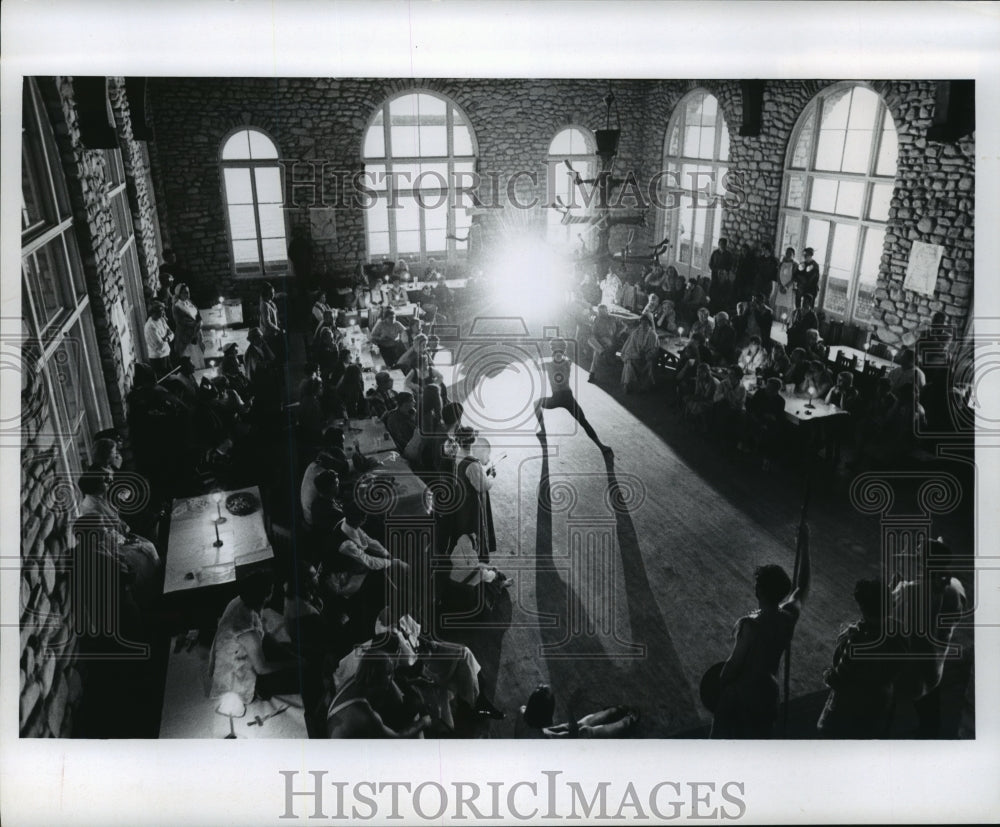 1970 Press Photo Frank Wildman danced his interpretation of the Norse Spirit- Historic Images