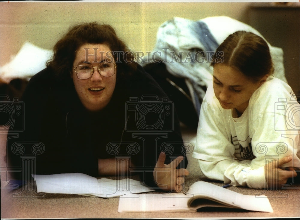 1994 Press Photo Waukesha West High School students during discussion- Historic Images