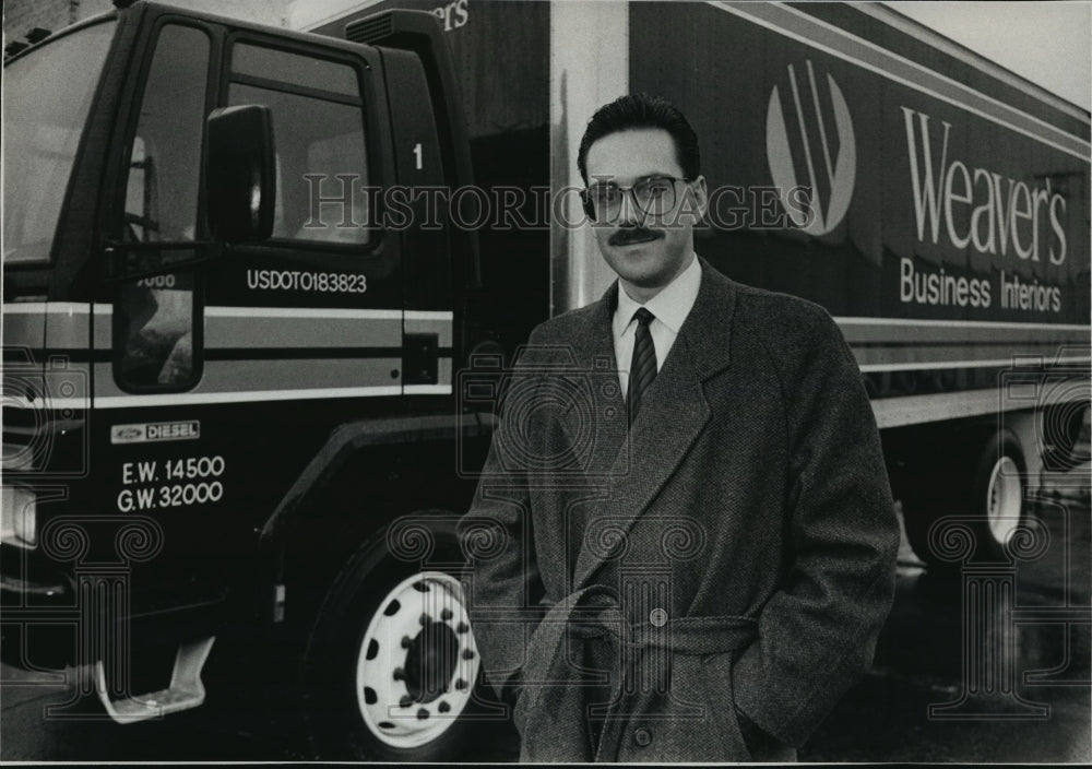 1989 Press Photo Paul C. Weaver of Weaver&#39;s Business Interiors- Historic Images