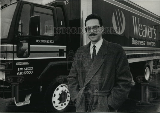1989 Press Photo Paul C. Weaver of Weaver's Business Interiors- Historic Images