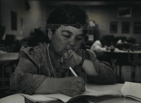 1993 Press Photo Maria Cizel, Adaptive Community Approach Program client- Historic Images