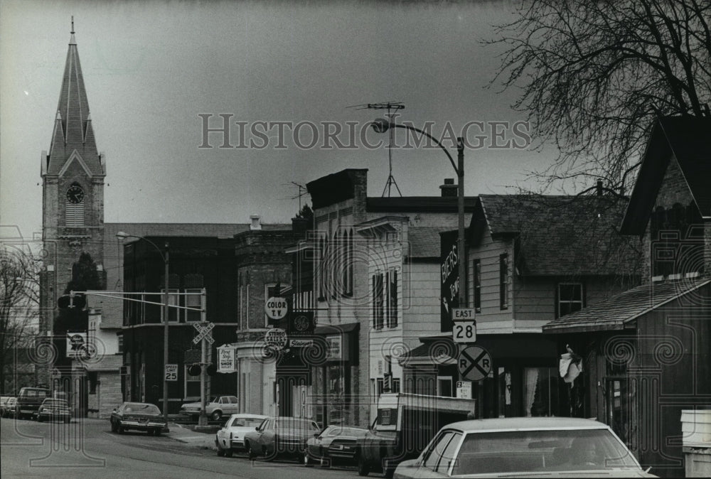 1982 Press Photo Business district of Kewaskum community served by River Bend.- Historic Images