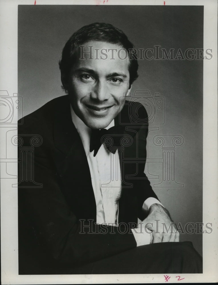1979 Press Photo Singer Paula Anka in Formal Attire - mja28004