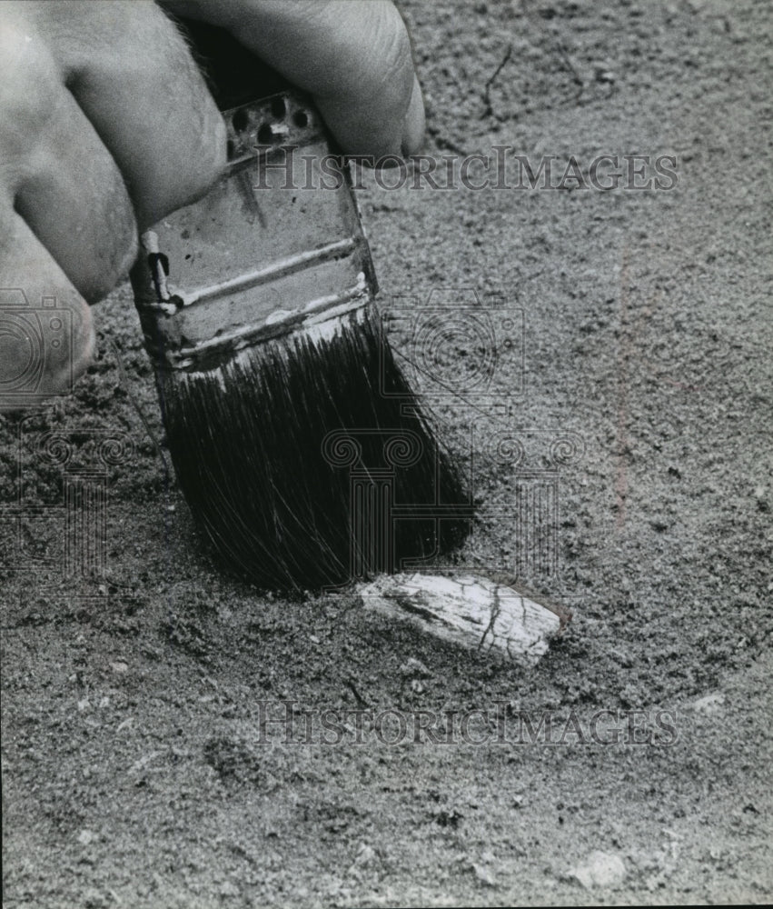 1961 Press Photo Indian remains uncovered at Menominee river bet. Wis &amp; Mich- Historic Images