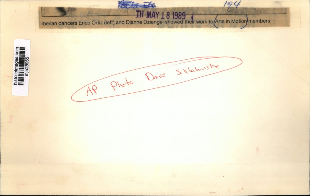 1989 Press Photo Erico Ortiz and D. Dziengel dancing for Arts in Motion members