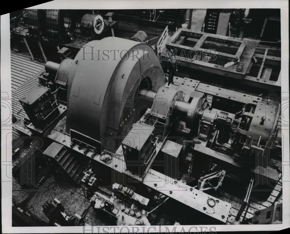 1953 Press Photo Final testing of 83,000 horsepower motor at Westinghouse Plant- Historic Images