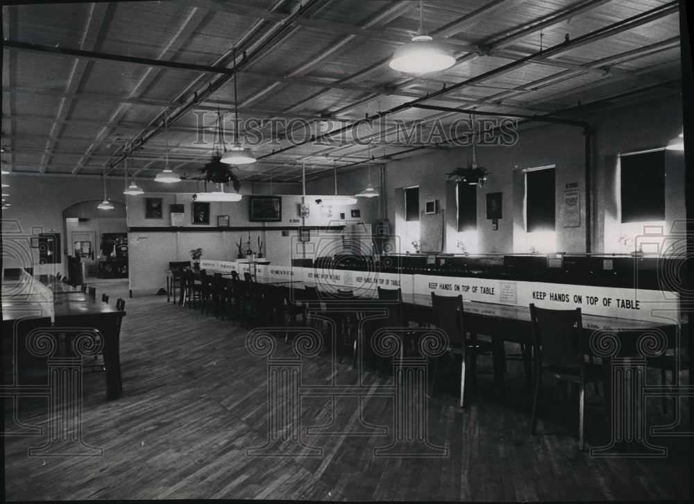 1966 Press Photo Visitors room in the old twine plant- Historic Images