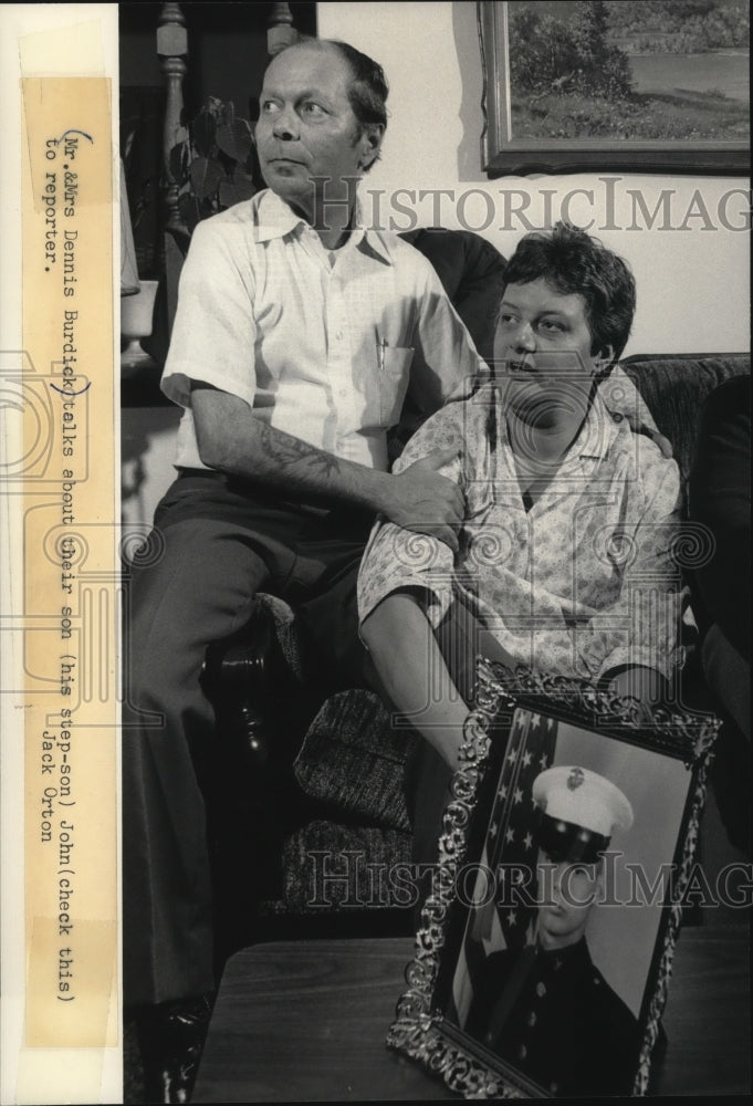 Load image into Gallery viewer, 1983 Press Photo Mr. and Mrs. Dennis Burdick talks about their son John
