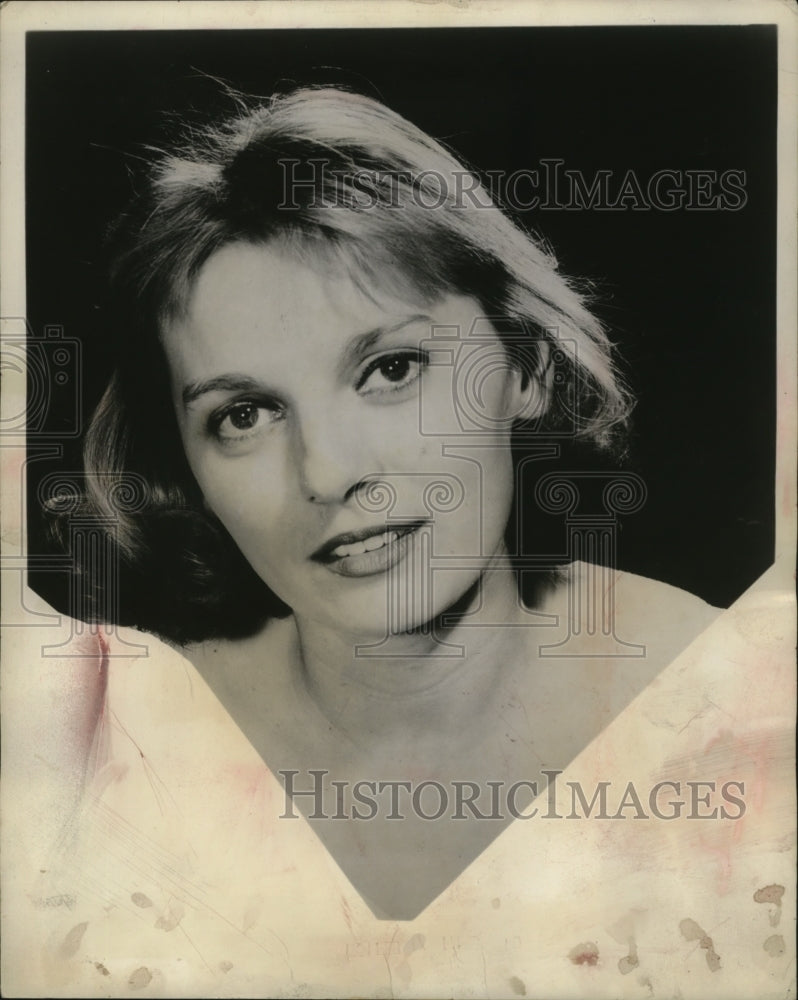 1958 Press Photo Olga Bielinska returns in &quot;Cat&quot;, Broadway play- Historic Images