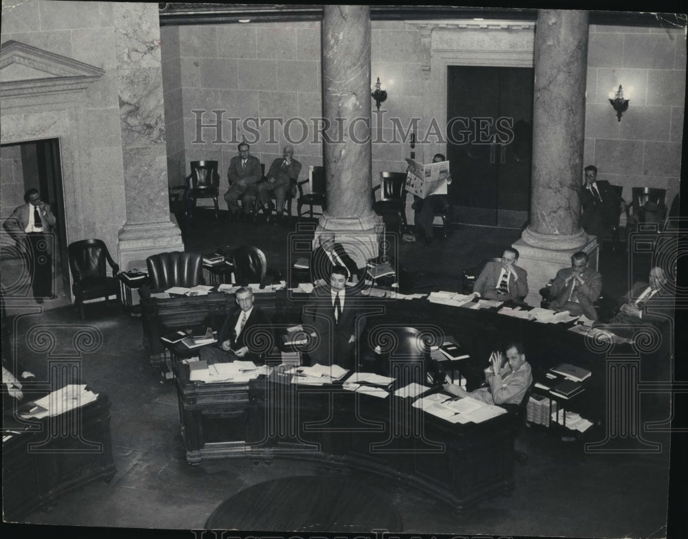 1953 Press Photo Minority leader Henry W. Maler during state senate sessions - Historic Images