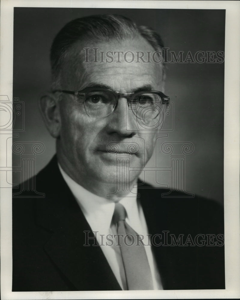 1974 Press Photo Roger C. Wilkins, Allis Chalmers Corporation board member- Historic Images